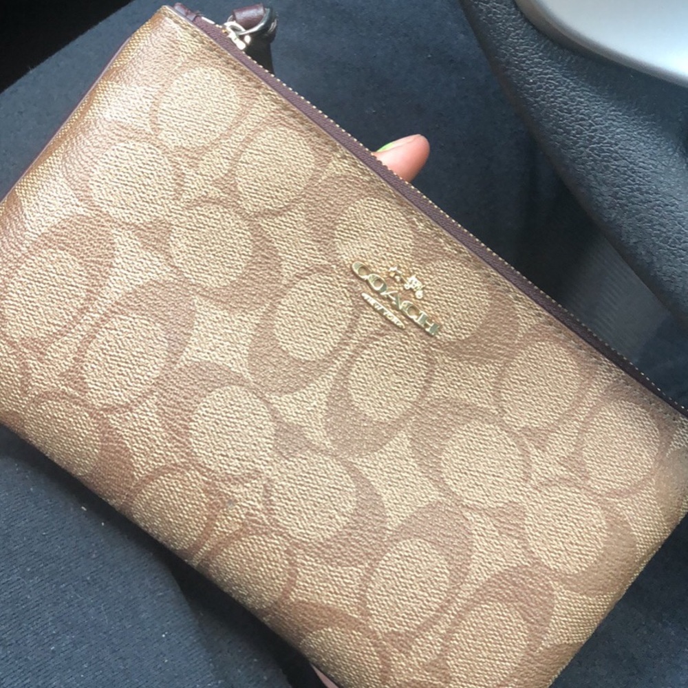 COACH wallet to sell